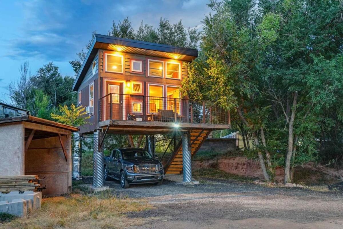 Red Rock Treehouse Unique In Old Colorado City Колорадо Спрингс Екстериор снимка